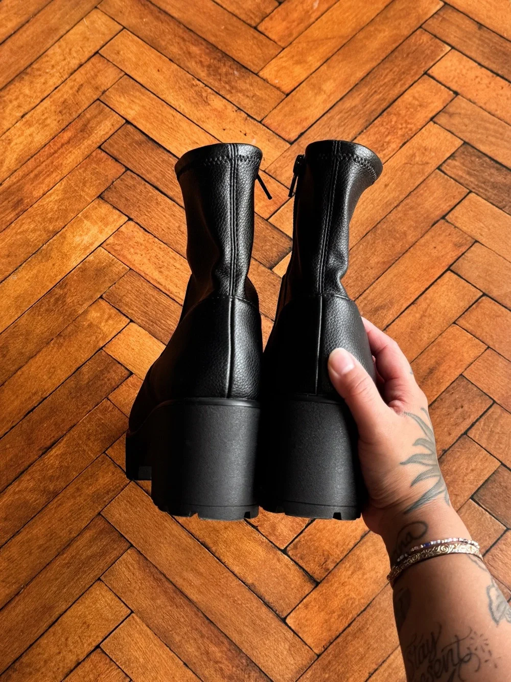 Sz 5 Gianni Bini Black Tough-Love Stretch Lug Heel Platform Booties EUC